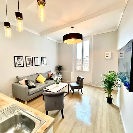 New Loft 2021 Old Town / Musee Picasso / Marche Provencal *