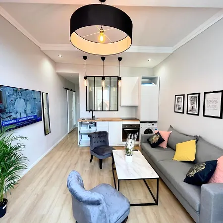 New Loft 2021 Old Town / Musee Picasso / Marche Provencal * Antibes