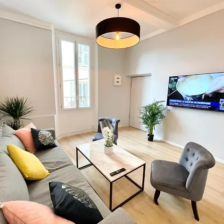New Loft 2021 Old Town / Musee Picasso / Marche Provencal